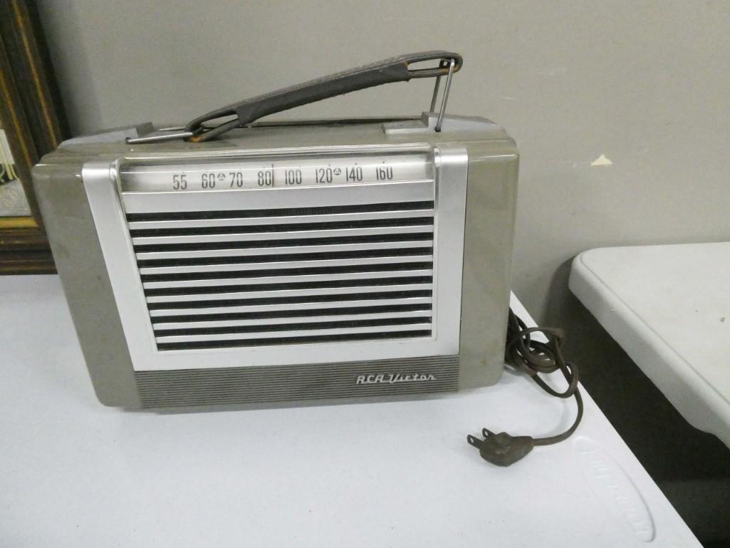 RCA Victor AM Radio Works Model 6-BX-63 (1 of 5)