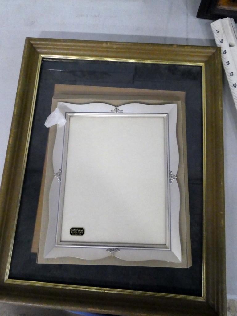 2 Picture Frames (1 of 1)