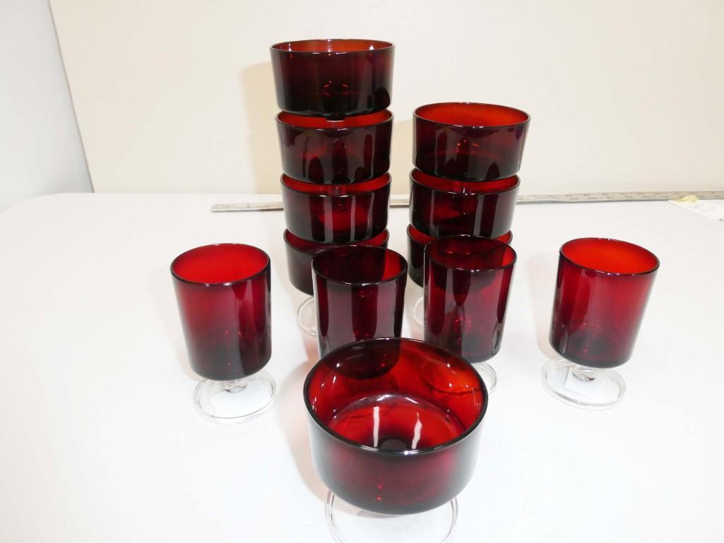 12 Vintage Arcoroc Glass Stemware incl 8 Sherbets and 4 (1 of 2)