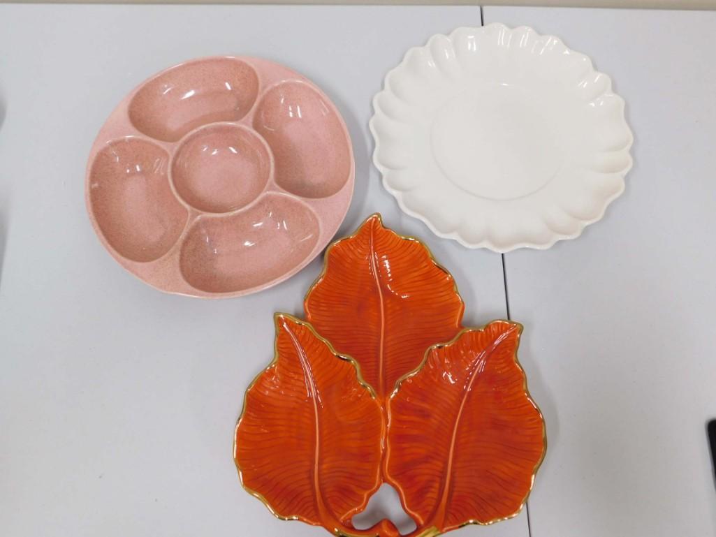 3 Vintage Serving Items incl Divided Chip and Dip Trays (1 of 7)