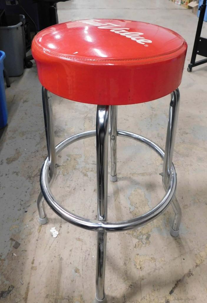 True Value Bar Stool or Shop Chair: True Value Bar Stool or Shop Chair Condition: has a small crack in the vinyl on the top. Please see the pictures
