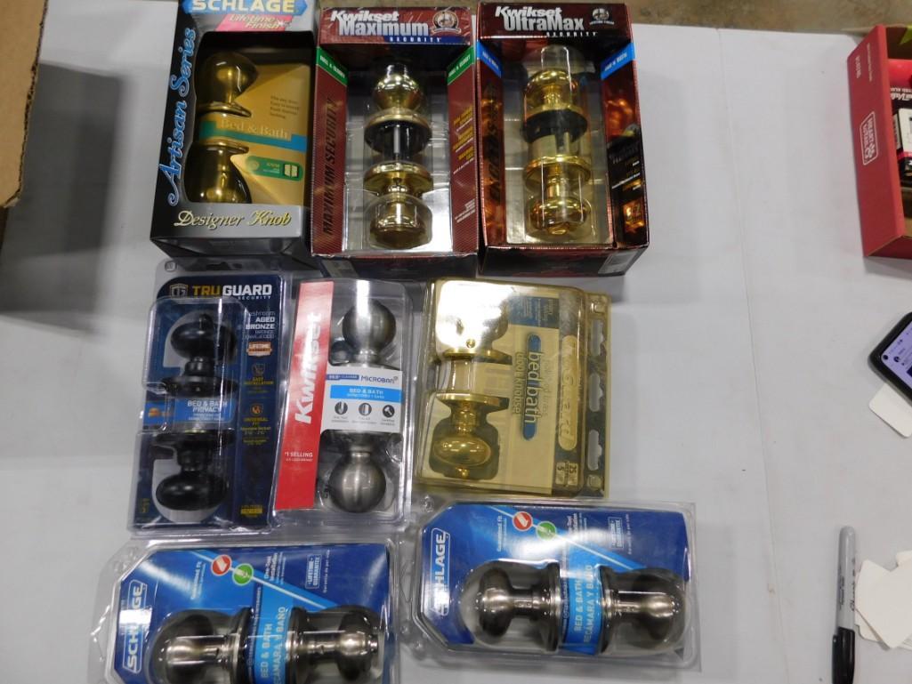 8 Hall and Closet or Bed and Bath Doorknobs incl: 8 Hall and Closet or Bed and Bath Doorknobs incl Schlage , Kwikset , Tru Guard