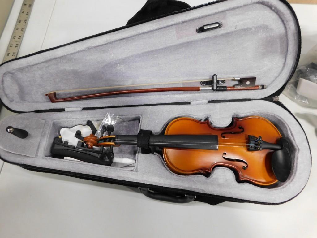 1/8 Size Violin with a Case and Bow (1 of 4)
