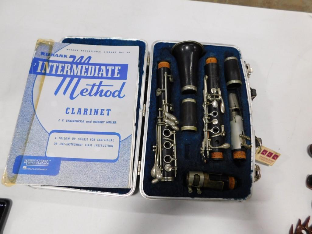 V Kohlert's and Sons Wood B Flat Clarinet with Case (1 of 2)