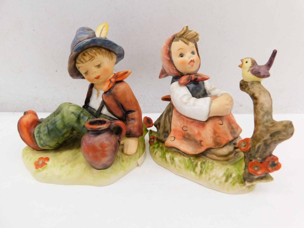 2 Goebel Hummel Figurines incl 1976 Coffee Break: 2 Goebel Hummel Figurines incl 1976 Coffee Break Exclusive 409 Signed and 1979 In Tune 414 Signed