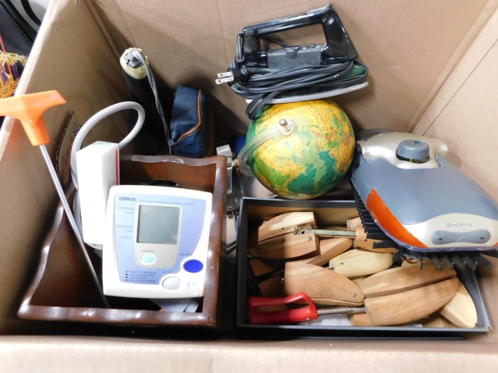 Misc Lot incl Shoe Trees , Globe , Electronic Tie (1 of 1)