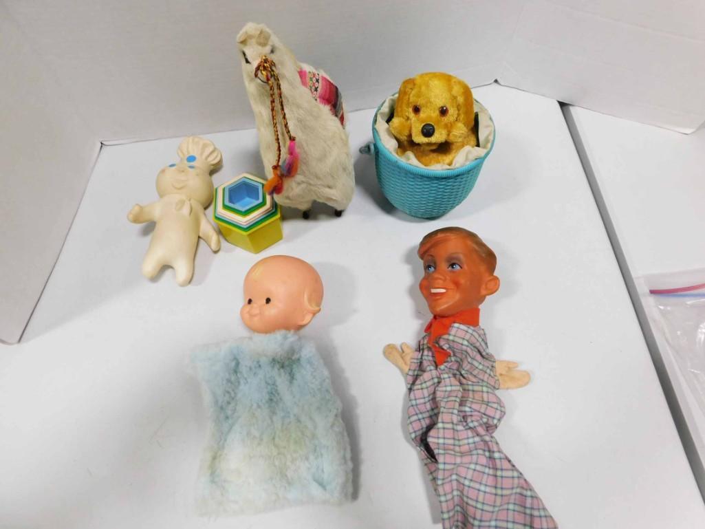 Vintage Toy Lot incl Vintage Hand Puppets , Pillsbury (1 of 2)