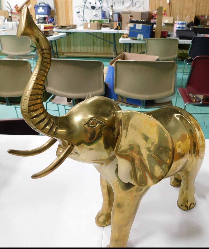 Vintage Brass Elephant: Larger sized Vintage Brass Elephant