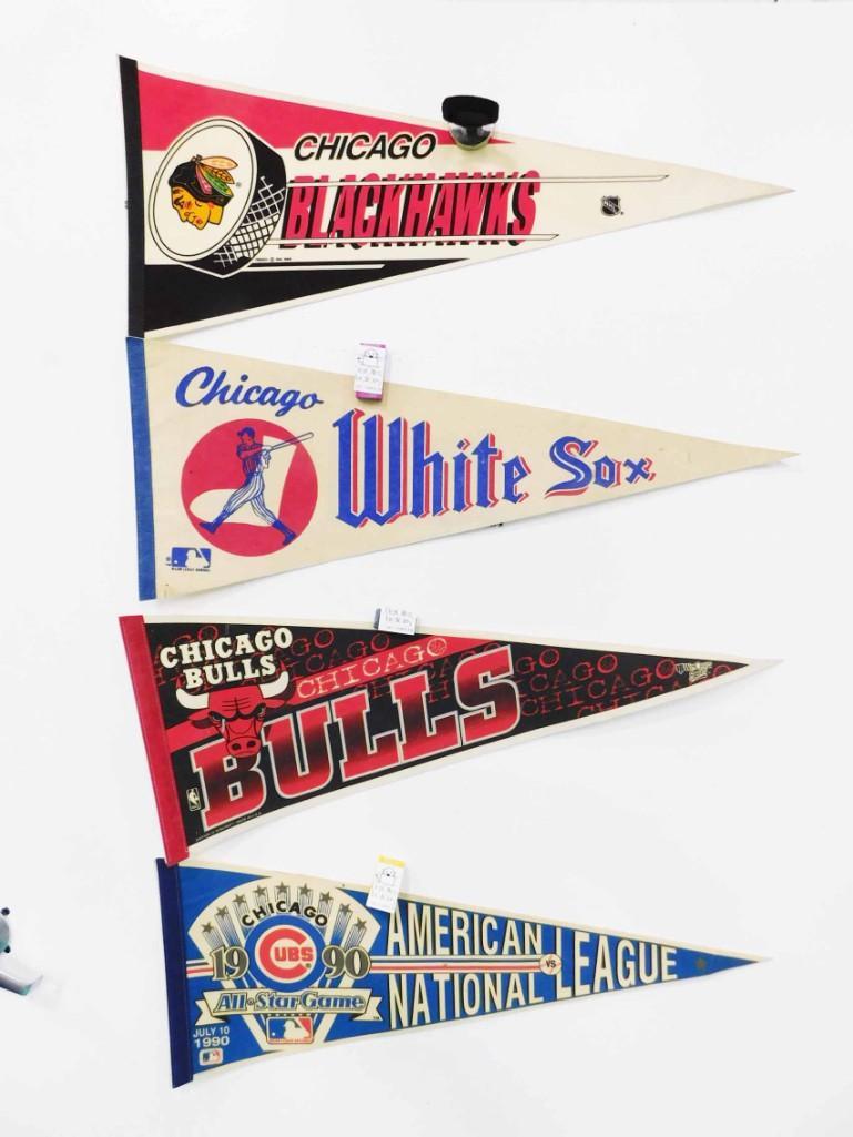 4 Vintage Chicago Sports Pennants incl Chicago (1 of 3)
