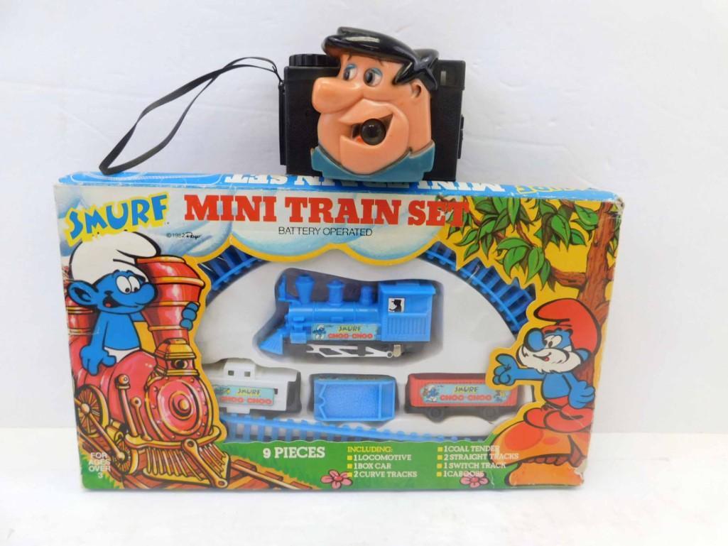 Vintage 1982 Smurf Mini Train Set and a Fred Flintstone (1 of 11)