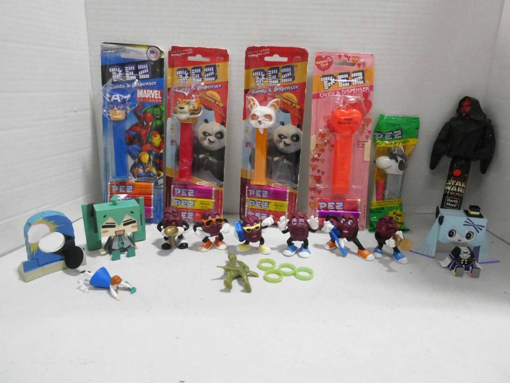 Lot of Small Toys incl Pez Dispensers , California: Lot of Small Toys incl Pez Dispensers , California Raisins , etc