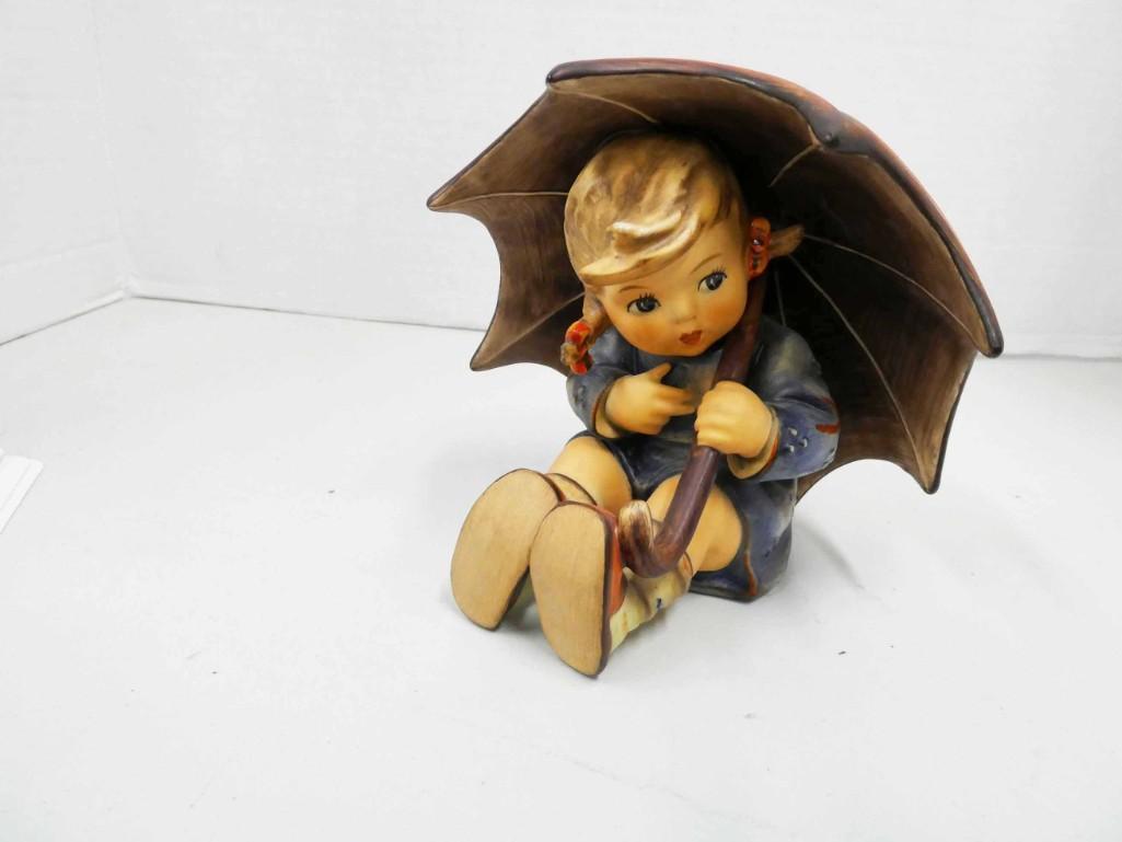 Goebel Hummel Girl with Umbrella 152/0B: Goebel Hummel Girl with Umbrella 152/0B