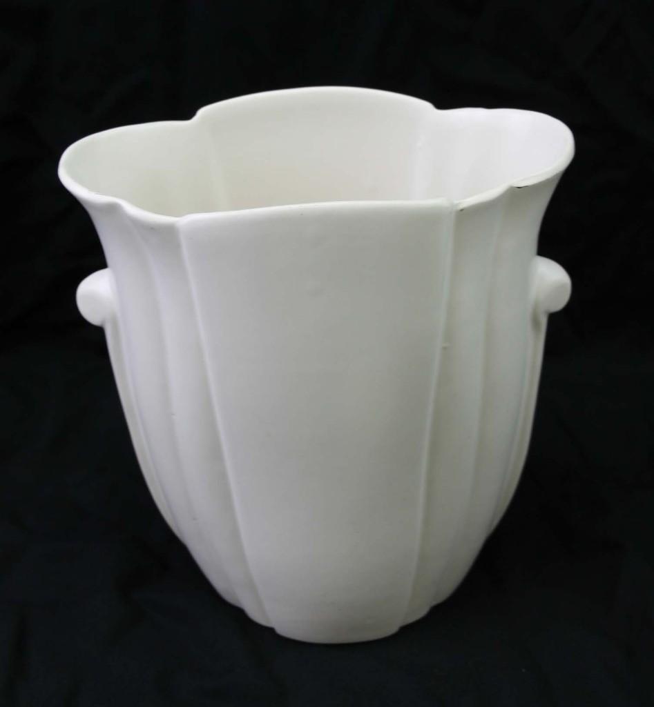 Bauer Pottery Cal Art Vase (1 of 4)