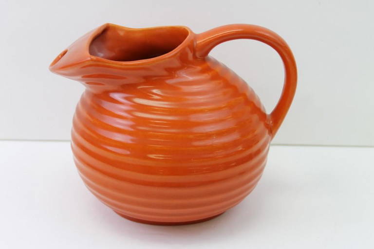 Bauer Ice Lip Pitcher