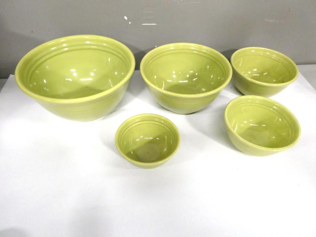 Bauer Ringware Nesting Mixing Bowls Set of 5 (1 of 7)