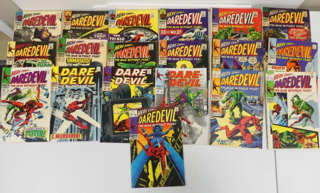 19 Here Comes Daredevil Comics Vintage 12 cent Comic (1 of 4)