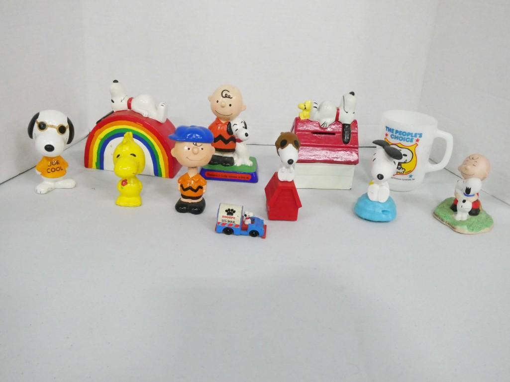Peanuts Collection incl Coin Banks , Mug , Figures , (1 of 8)