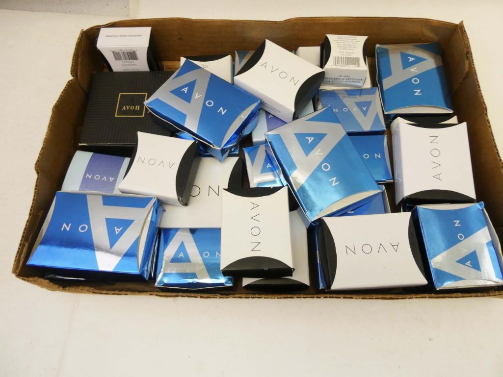 Avon Costume Jewelry New in Boxes: Lot of Avon Costume Jewelry New in Boxes