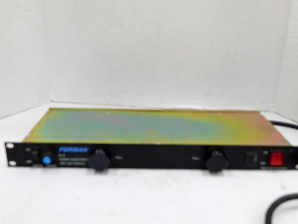 Furman Pl8 Power Conditioner and Light Module (1 of 6)