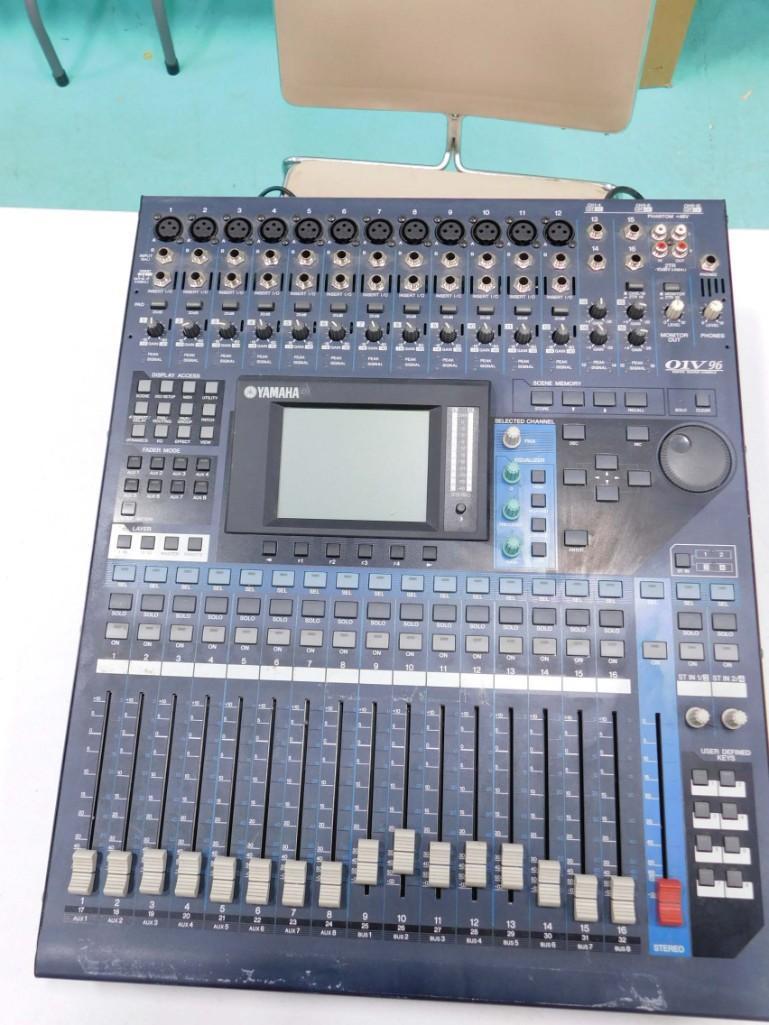 Yamaha O1V 96 Digital Mixing Console (1 of 8)
