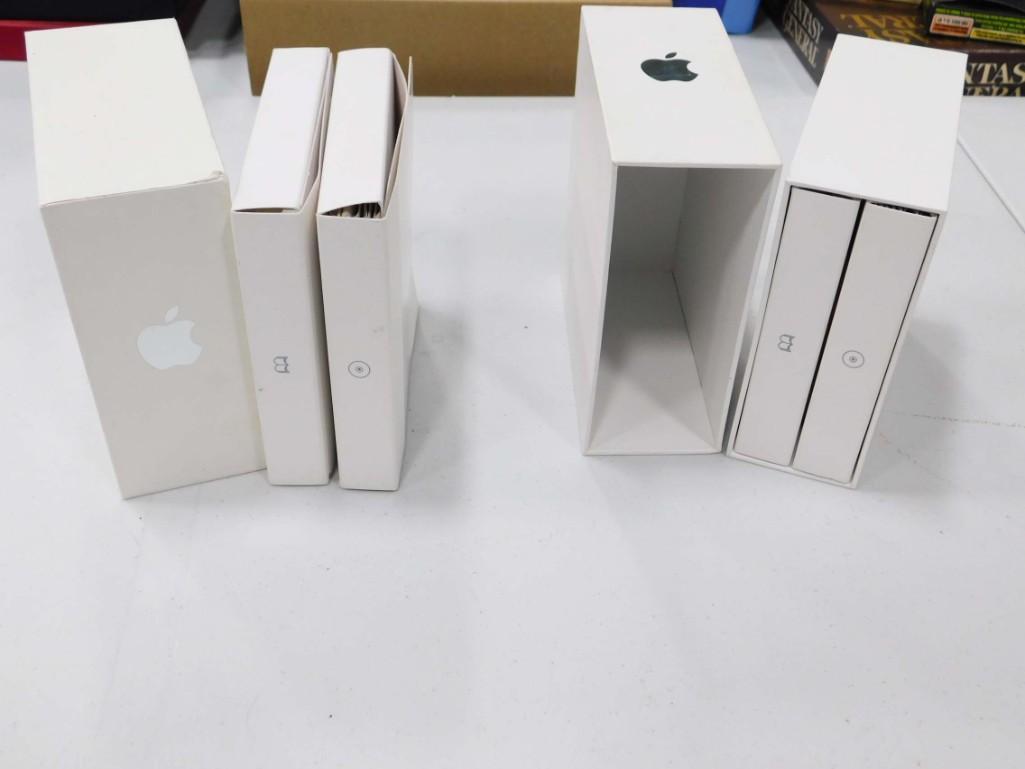 2 Apple Final Cut Pro 7 Programs Complete but in Open (1 of 2)