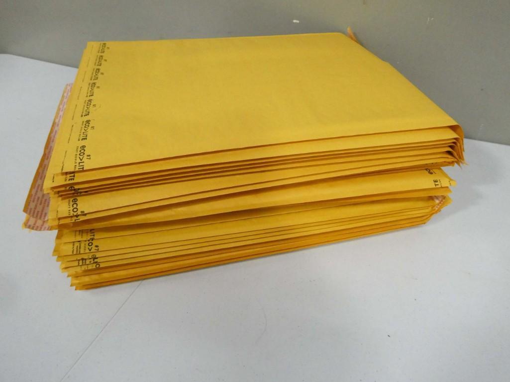 Padded Envelopes Bubble Mailers #7 Eco lite 19"x15": Padded Envelopes Bubble Mailers #7 Eco lite 19"x15" - There are 24 of these envelopes.