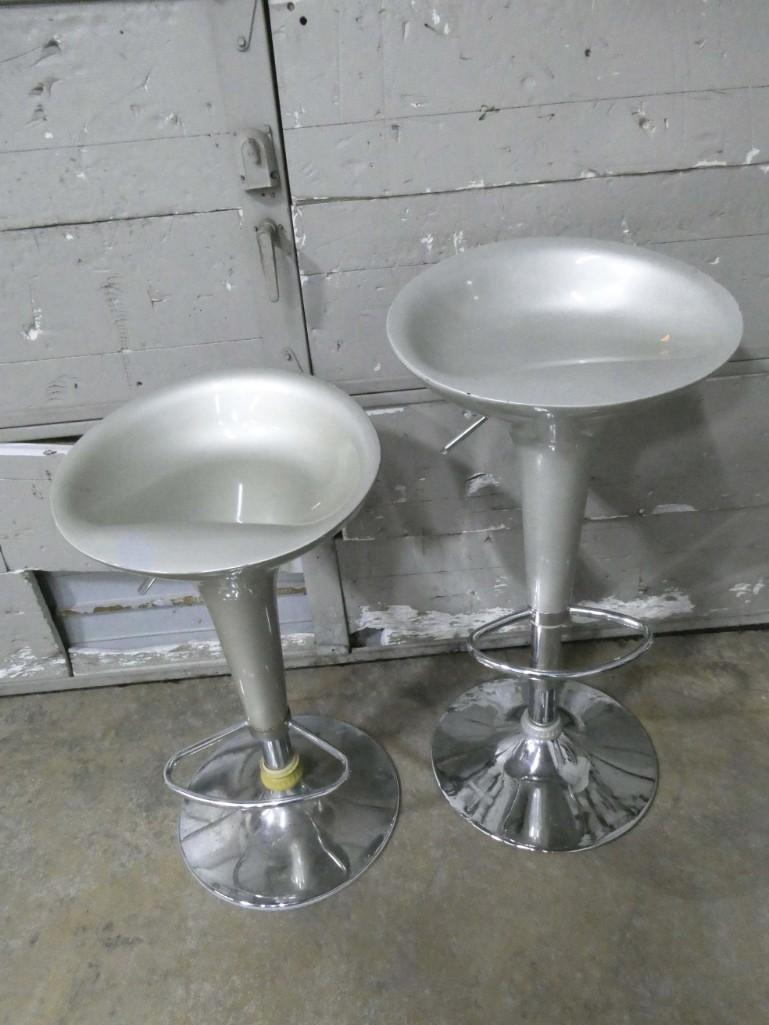 2 Modern Barstools w Chrome Bases and Silver Colored Tops (1 of 2)