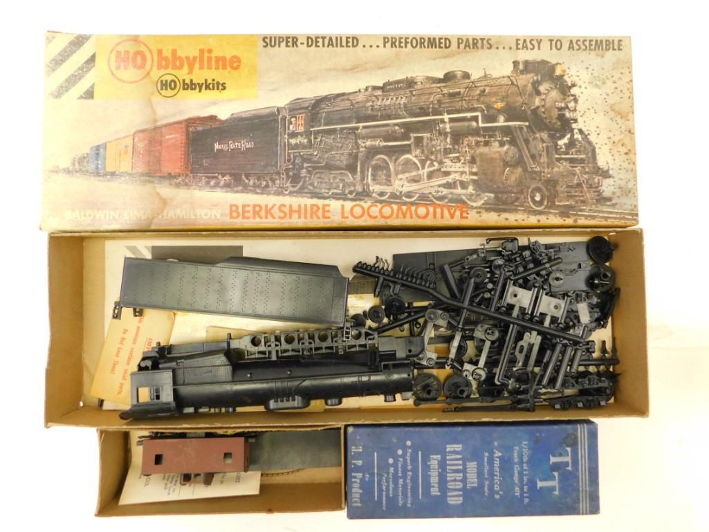 2 Vintage Model Railroad Train Car Kits incl TT .471 and Hobbyline Berkshire Locomotive (1 of 4)