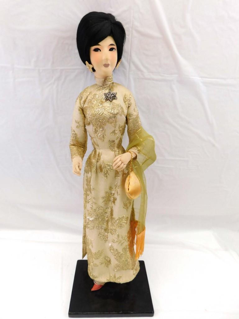 23" Asian Be Van Hoa Nylon Cloth Doll on Base, Viet Nam: 23" Asian Be Van Hoa Nylon Cloth Doll on Base, Viet Nam . 23" Asian/Japanese Nylon Cloth doll on Wooden base, wearing Kimono fashion. Made in Viet Nam. Circa 1960s.