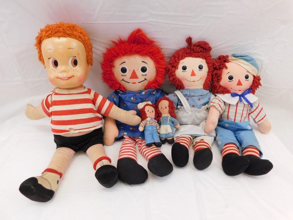 Raggedy Ann & Andy Cloth Dolls Knickerbocker & Playskool, Matty Mattel Lot: Raggedy Ann & Andy Cloth Dolls Knickerbocker & Playskool, Matty Mattel Lot . Dolls in various sizes. Clothes has age soiling. 1960s Matty Mattel pull string is intact, does not talk. Has age s