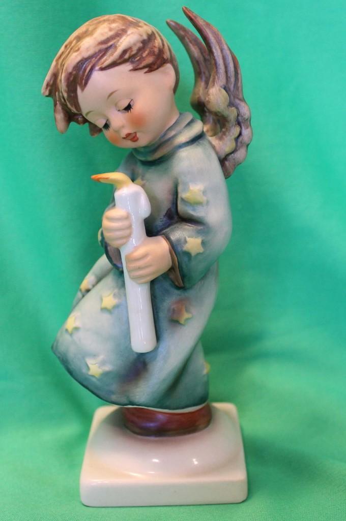5.75" Goebel Hummel Heavenly Angel TMK 6 21/0 1/2: 5.75" Goebel Hummel Heavenly Angel Figurine TMK 6 21/0 1/2 Signed on the bottom