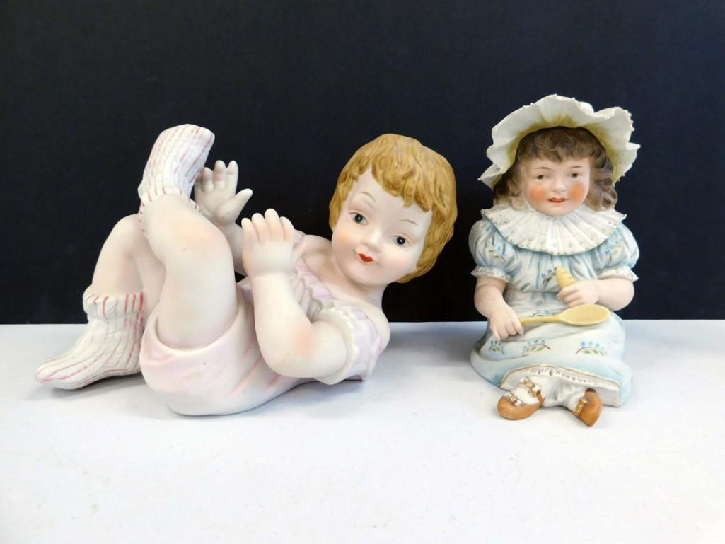 2 Porcelain Piano Babies: 2 Porcelain Piano Babies