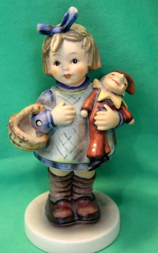 Goebel Hummel What Now Special Edition No 7 Figurine: Goebel Hummel What Now Special Edition No 7 Figurine TMK 6 #422 5.5" Tall Signed on the bottom