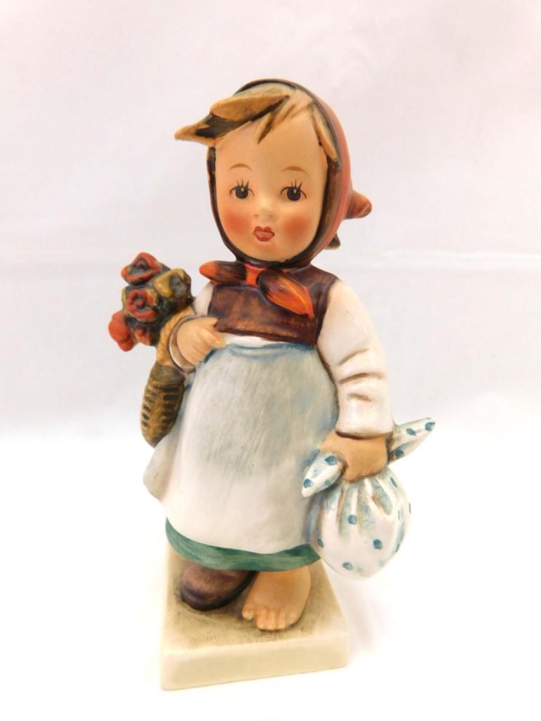 Goebel Hummel Weary Wanderer Figurine 6" Tall (1 of 4)