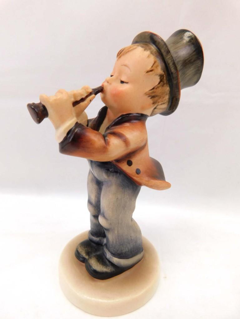 Goebel Hummel Serenade TMK 2 (Unusual Mark) (1 of 5)