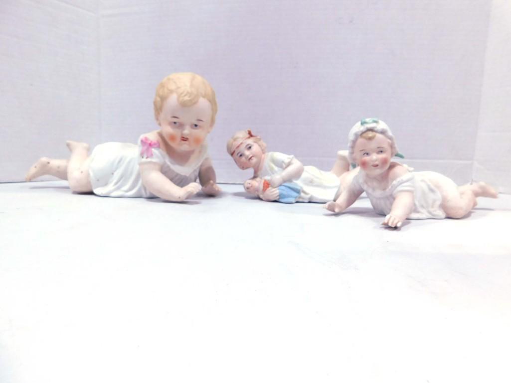 3 Vintage Piano Babies: 3 Vintage Porcelain Piano Babies