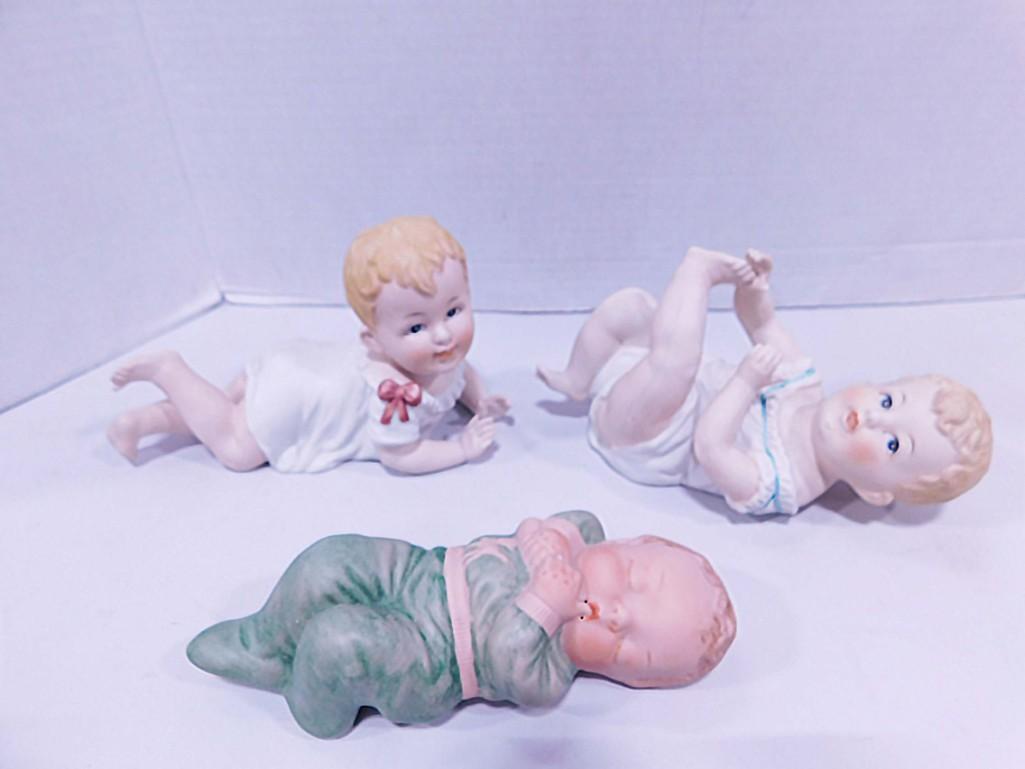 3 Vintage Piano Babies: 3 Vintage Porcelain Piano Babies