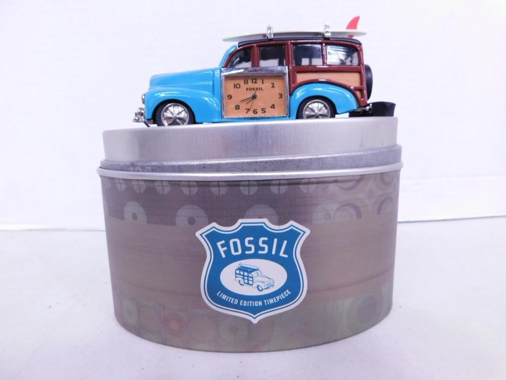 Fossil Woody Wagon Desk Clock with Surf Board in Original Tin: Fossil Woody Wagon Desk Clock with Surf Board in Original Tin