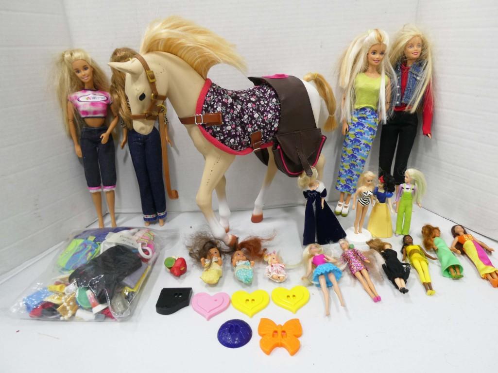 4 Barbie Dolls, Mini McDonalds Barbies, Battat Horse, Outfits, Accessories, etc: 4 Barbie Dolls, Mini McDonalds Barbies, Battat Horse, Outfits, Accessories, etc