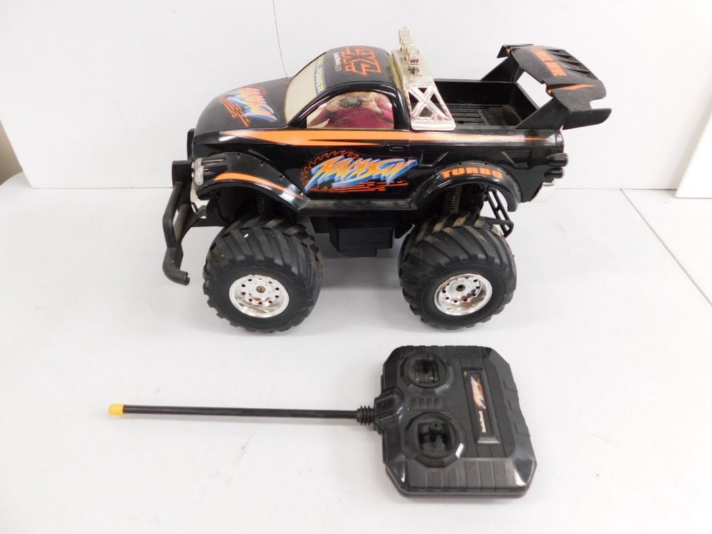 Battery Operated RC Truck (1 of 6)