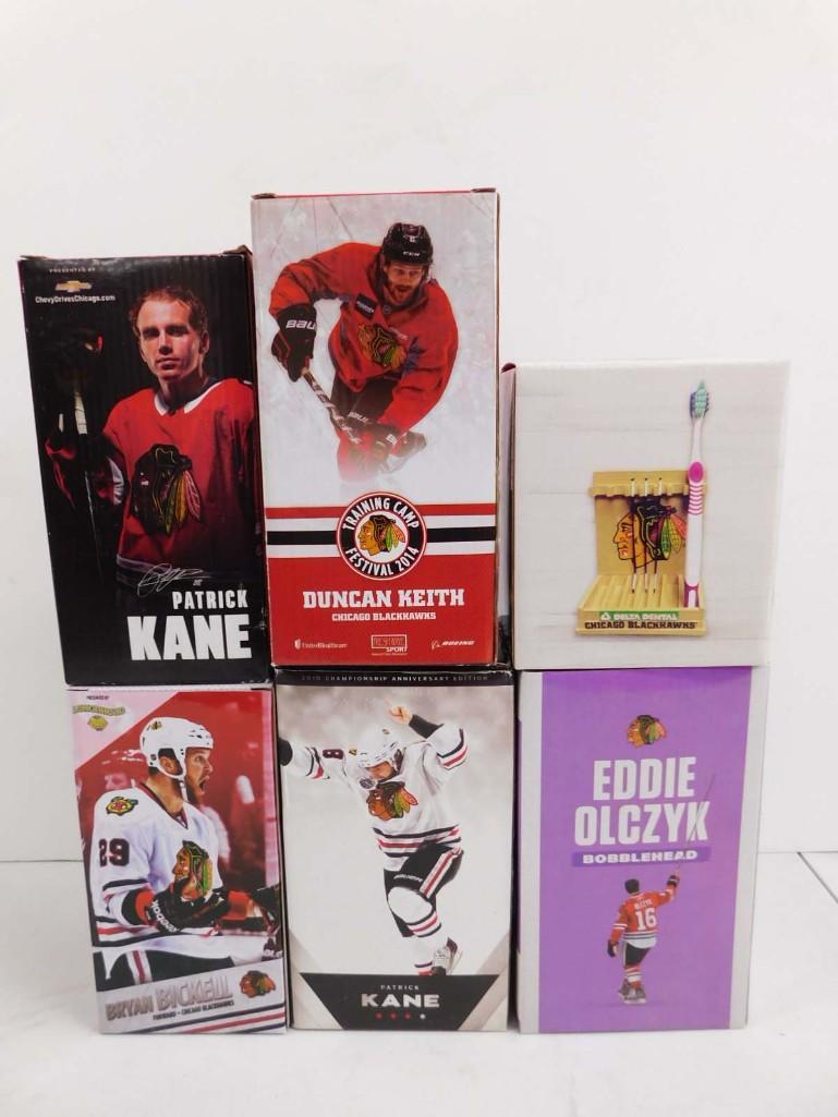 6 Chicago Blackhawks Figures or Bobble Heads (1 of 2)