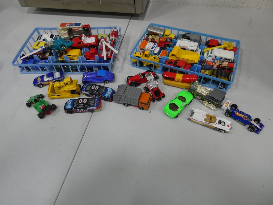 Lot of Toy Cars incl Hot Wheels and Matchbox: Lot of Toy Cars incl Hot Wheels and Matchbox