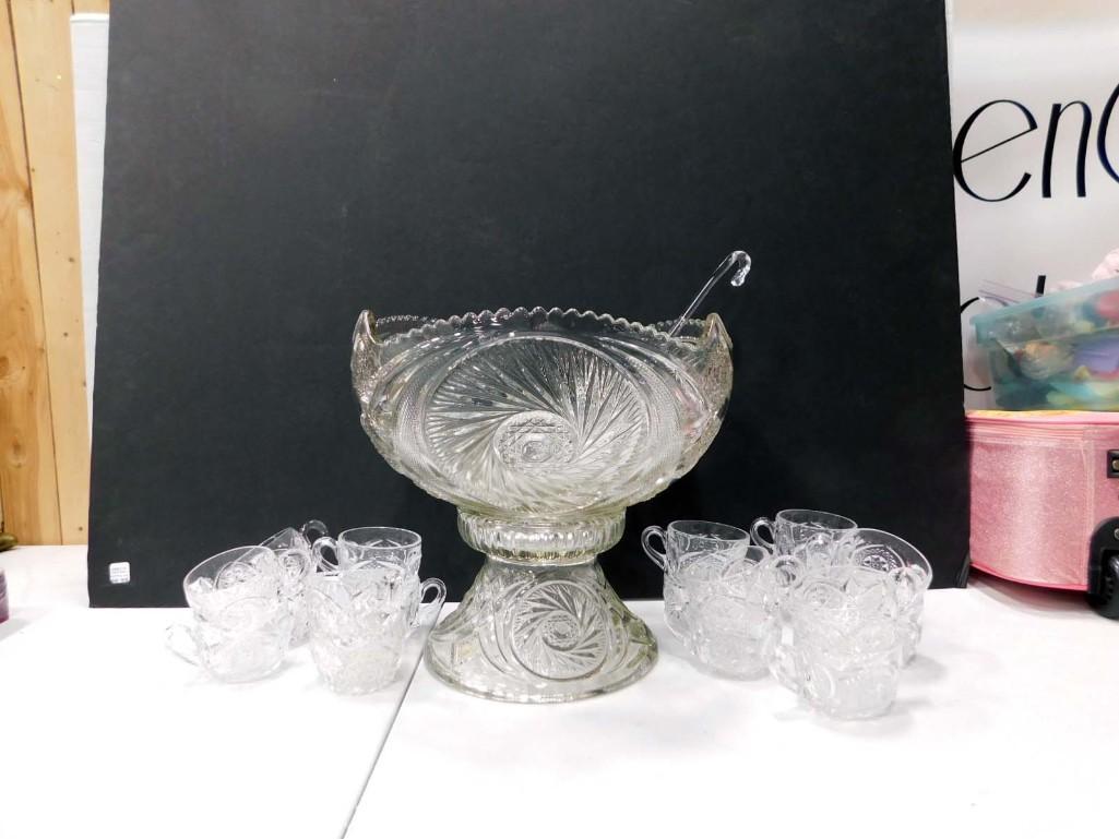 Vintage Footed Punch Bowl with 20 Punch Cups (1 of 7)