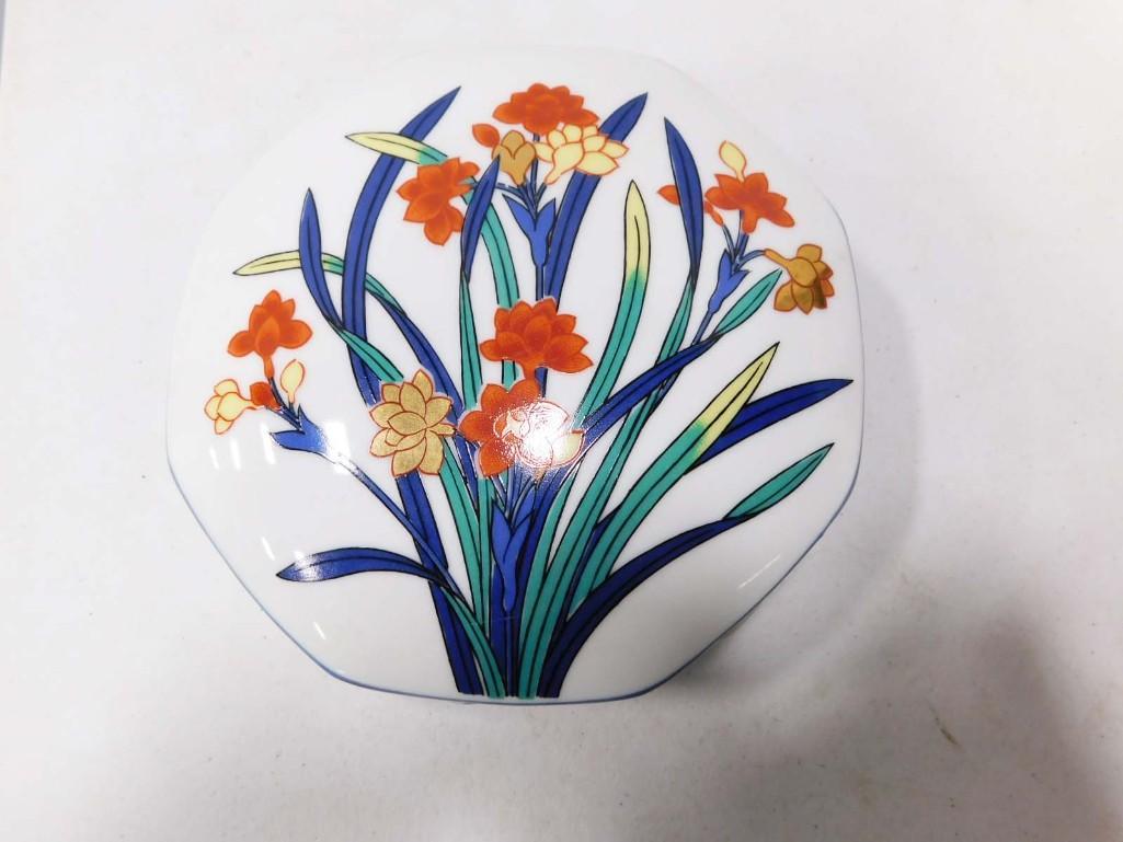 Tiffany & Co Ceramic Trinket Box or Jewelry Box (1 of 3)