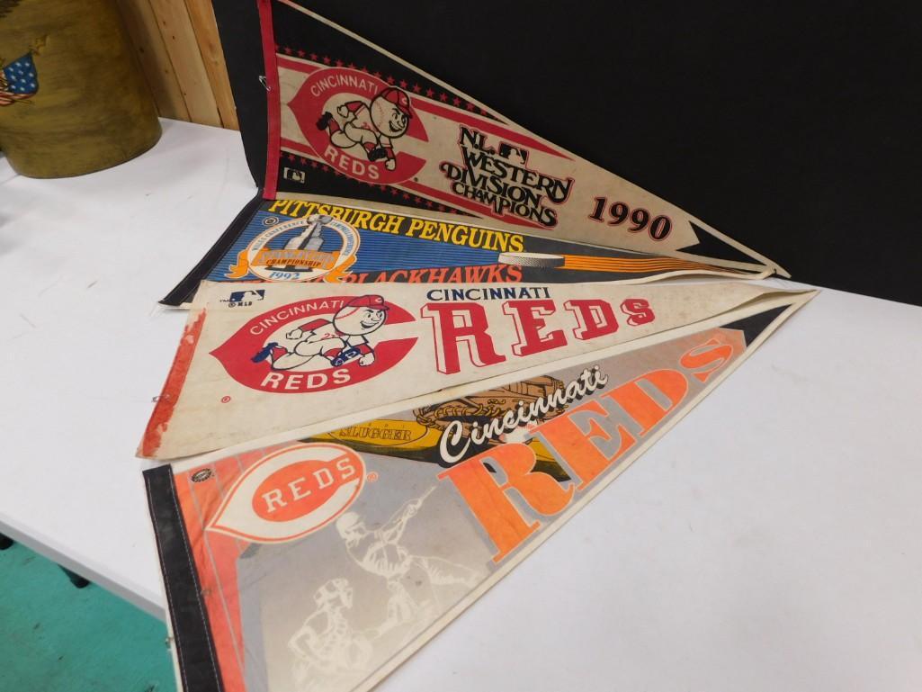 Lot of Sports Pennants incl Cincinnati Reds and Pittsburgh Penguins vs Chicago Blackhawks: Lot of Sports Pennants incl Cincinnati Reds and Pittsburgh Penguins vs Chicago Blackhawks