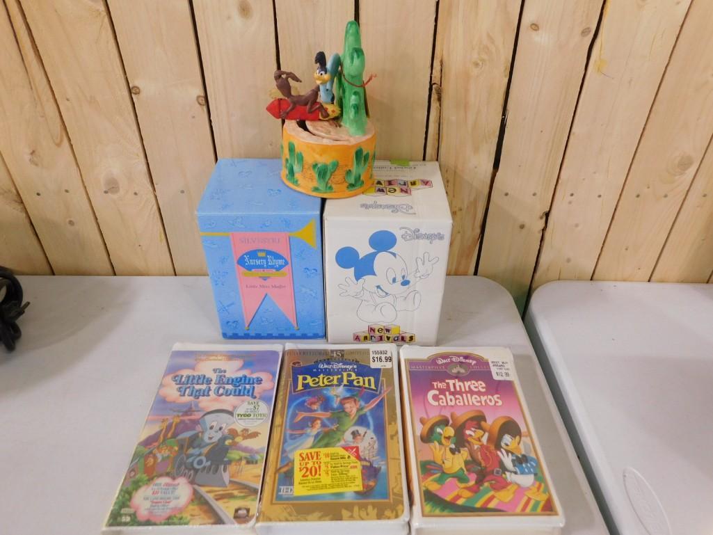 Disney and Warner Bros Figures incl Roadrunner and 3 VHS (1 of 6)