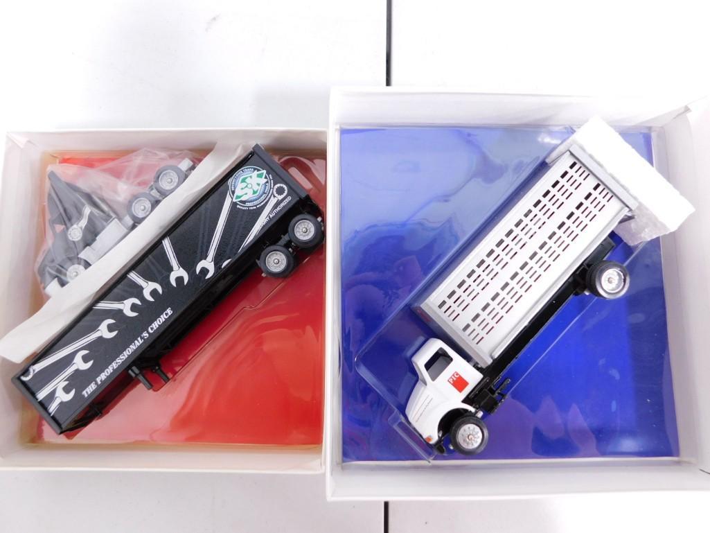 Lot of 2 Winross Die Cast Model Trucks including Pic and SK Tools 1:64 Scale (1 of 3)