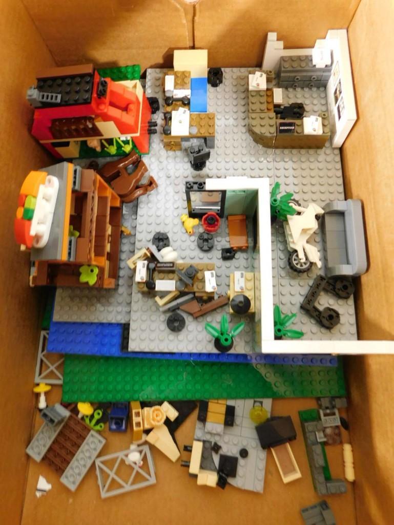 Lot of Lego Pieces incl Base Plates: Lot of Lego Pieces incl Base Plates