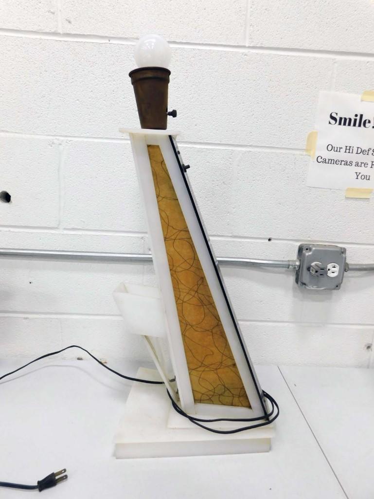 Mid Century Mod Lucite or Acrylic Lamp (1 of 6)