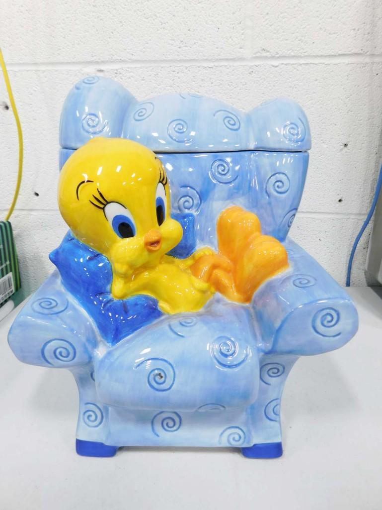 Tweety Bird in Blue Chair Cookie Jar Warner Bros Studio Store (1 of 5)